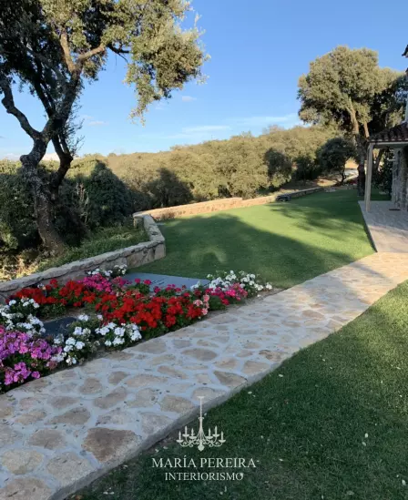 Proyectos de paisajismo y diseño locales comerciales